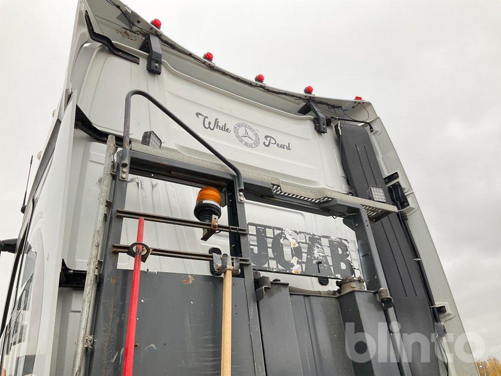 Kamion MERCEDES-BENZ: slika Kamion MERCEDES-BENZ