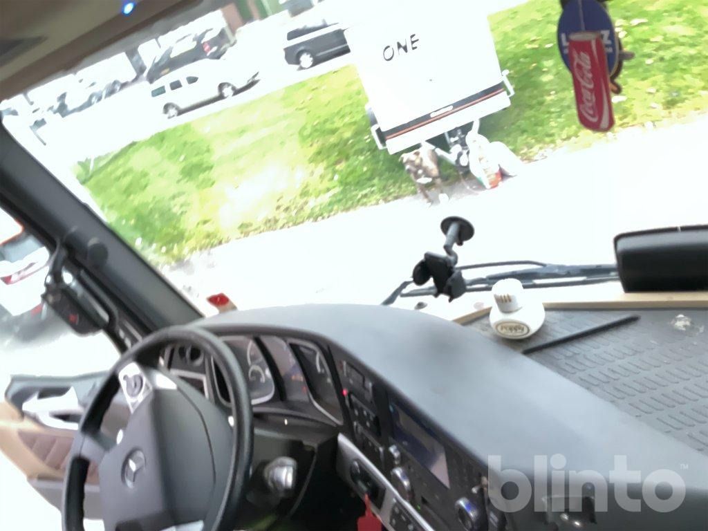 Kamion MERCEDES-BENZ: slika Kamion MERCEDES-BENZ