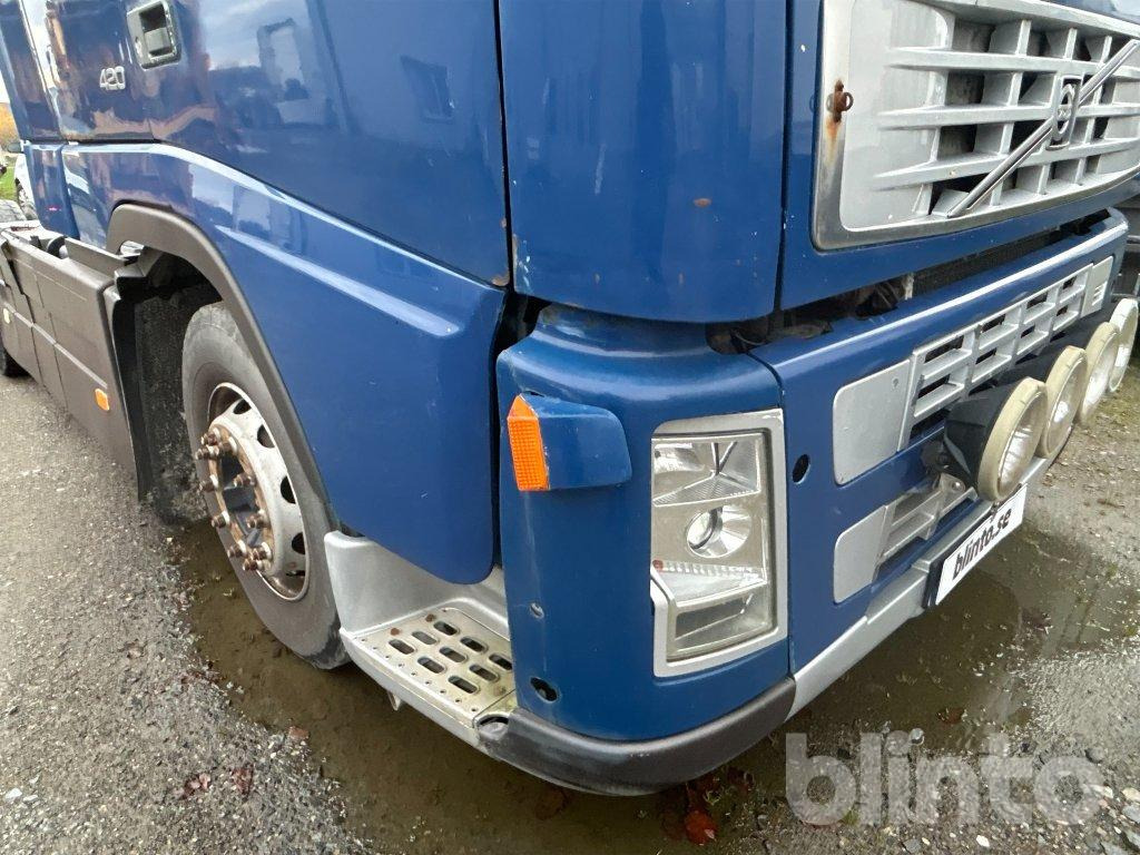 Kamion VOLVO: slika Kamion VOLVO