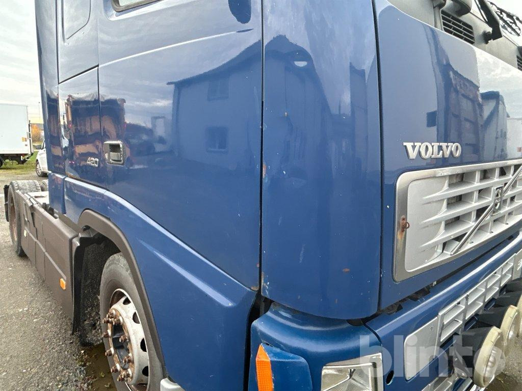 Kamion VOLVO: slika Kamion VOLVO