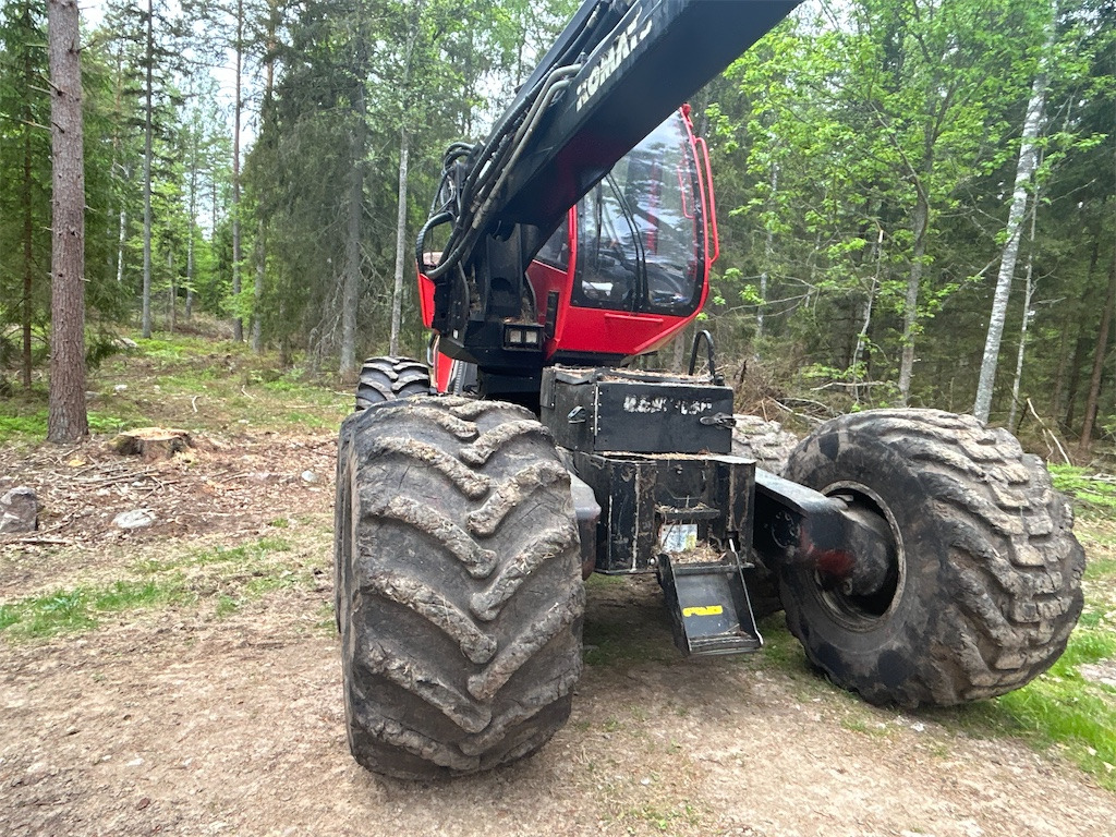 Komatsu 951 - Kombajn za šumarstvo: slika Komatsu 951 - Kombajn za šumarstvo Komatsu 951 - Kombajn za šumarstvo: slika Komatsu 951 - Kombajn za šumarstvo
