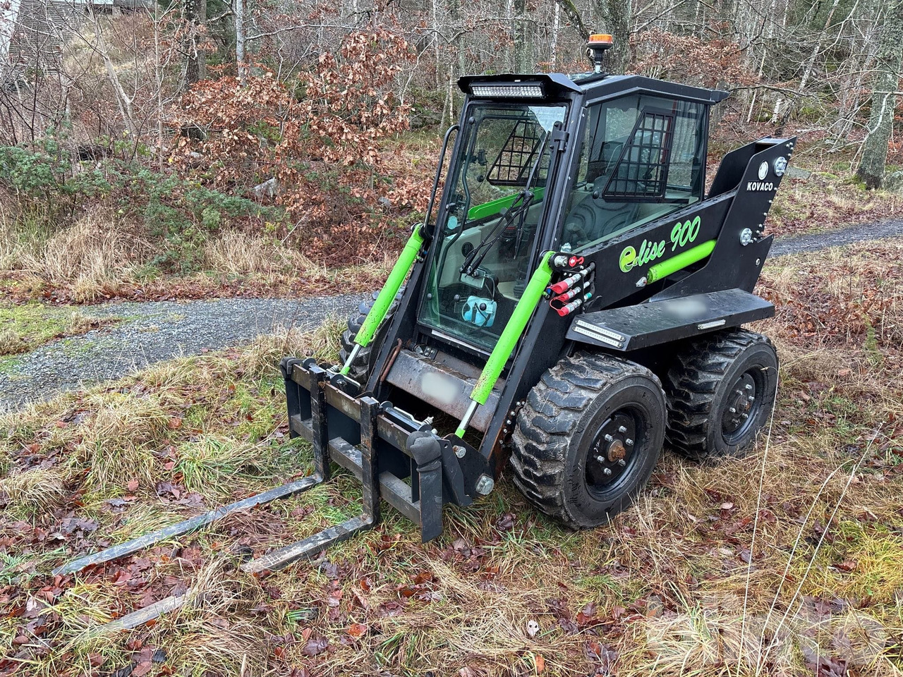 Kovaco Elise 900 - Mini utovarivač: slika Kovaco Elise 900 - Mini utovarivač Kovaco Elise 900 - Mini utovarivač: slika Kovaco Elise 900 - Mini utovarivač