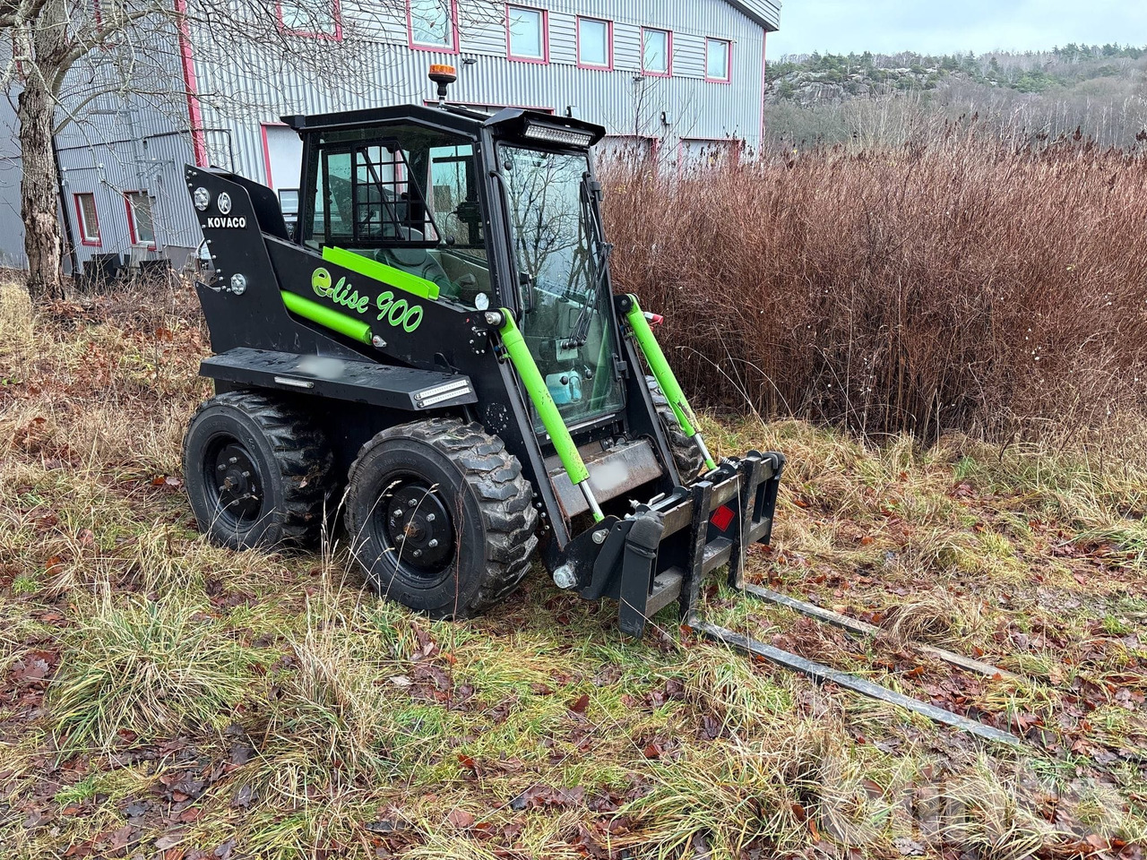 Kovaco Elise 900 - Mini utovarivač: slika Kovaco Elise 900 - Mini utovarivač Kovaco Elise 900 - Mini utovarivač: slika Kovaco Elise 900 - Mini utovarivač