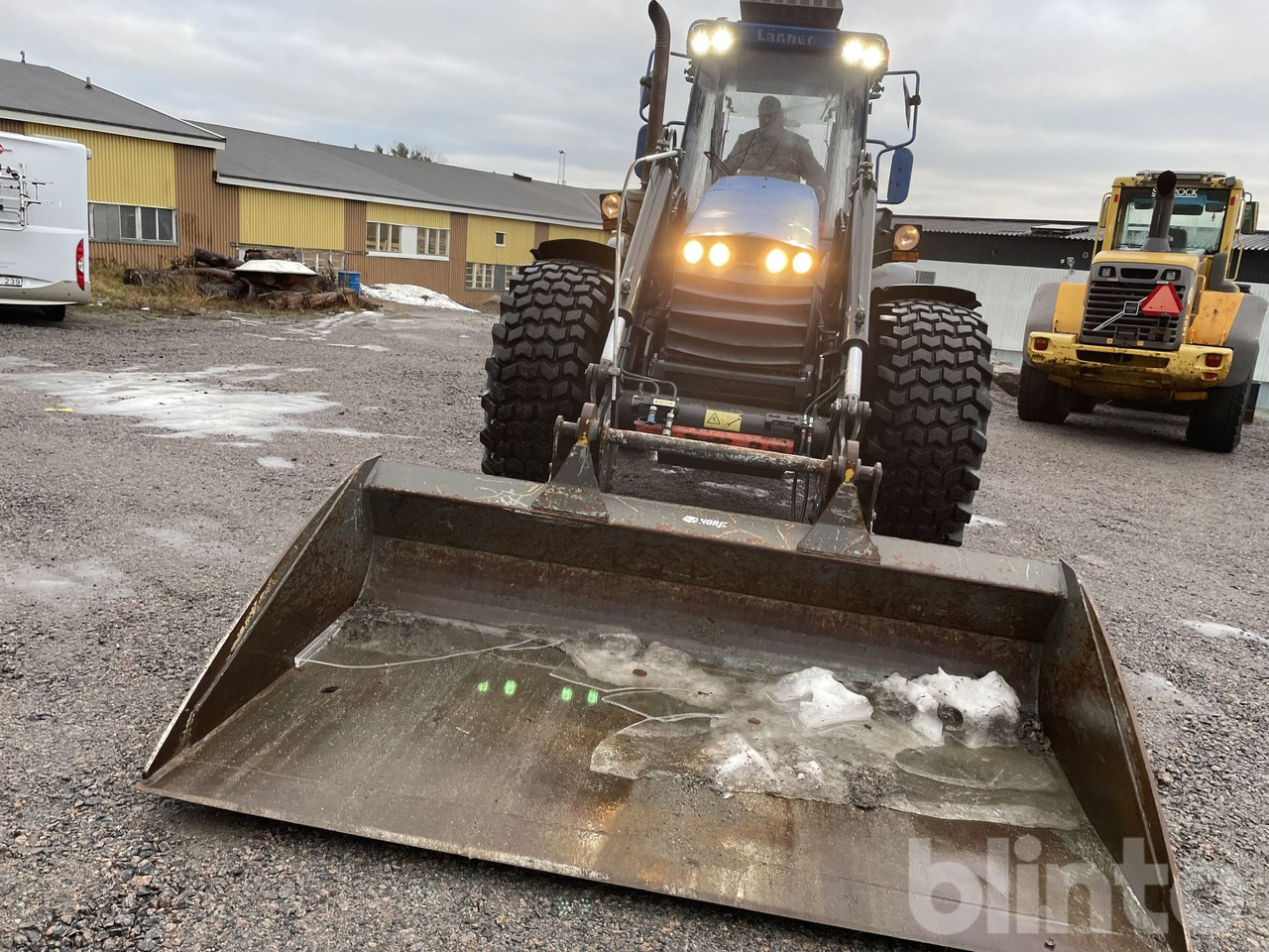 Lännen 860 C - Rovokopač-utovarivač: slika Lännen 860 C - Rovokopač-utovarivač Lännen 860 C - Rovokopač-utovarivač: slika Lännen 860 C - Rovokopač-utovarivač