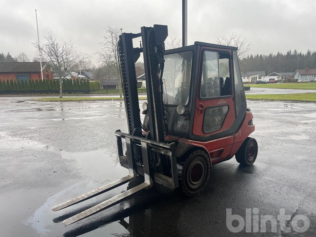 Linde H25D - Diesel viličar: slika Linde H25D - Diesel viličar Linde H25D - Diesel viličar: slika Linde H25D - Diesel viličar