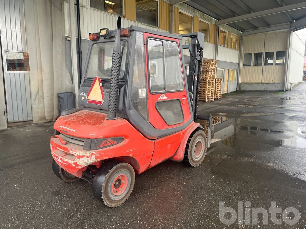 Linde H25D - Diesel viličar: slika Linde H25D - Diesel viličar Linde H25D - Diesel viličar: slika Linde H25D - Diesel viličar