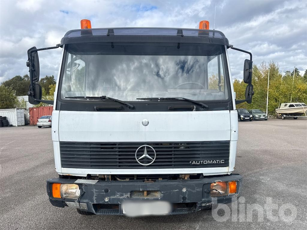 MERCEDES BENZ 817 - Podizna platforma montirana na kamion: slika MERCEDES BENZ 817 - Podizna platforma montirana na kamion MERCEDES BENZ 817 - Podizna platforma montirana na kamion: slika MERCEDES BENZ 817 - Podizna platforma montirana na kamion