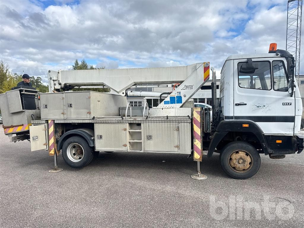 MERCEDES BENZ 817 - Podizna platforma montirana na kamion: slika MERCEDES BENZ 817 - Podizna platforma montirana na kamion MERCEDES BENZ 817 - Podizna platforma montirana na kamion: slika MERCEDES BENZ 817 - Podizna platforma montirana na kamion