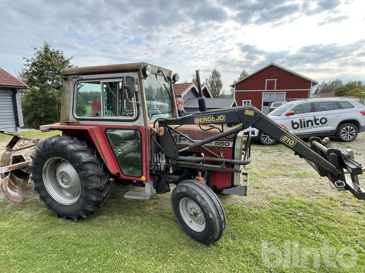 Massey Ferguson 550 - Traktor: slika Massey Ferguson 550 - Traktor Massey Ferguson 550 - Traktor: slika Massey Ferguson 550 - Traktor