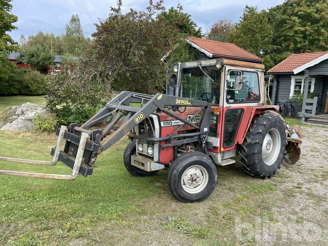 Massey Ferguson 550 - Traktor: slika Massey Ferguson 550 - Traktor Massey Ferguson 550 - Traktor: slika Massey Ferguson 550 - Traktor