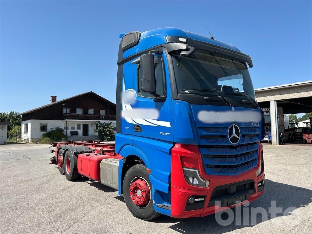 Mercedes-Benz Actros 2545 (2017) - Transporter kontejnera/ Kamion s izmjenjivim sanducima: slika Mercedes-Benz Actros 2545 (2017) - Transporter kontejnera/ Kamion s izmjenjivim sanducima Mercedes-Benz Actros 2545 (2017) - Transporter kontejnera/ Kamion s izmjenjivim sanducima: slika Mercedes-Benz Actros 2545 (2017) - Transporter kontejnera/ Kamion s izmjenjivim sanducima