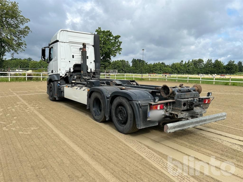 Mercedes-Benz Actros - Kamion s kukastom dizalicom: slika Mercedes-Benz Actros - Kamion s kukastom dizalicom Mercedes-Benz Actros - Kamion s kukastom dizalicom: slika Mercedes-Benz Actros - Kamion s kukastom dizalicom