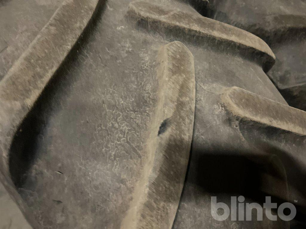 Michelin 650/65 R38 - Kompletan kotač: slika Michelin 650/65 R38 - Kompletan kotač Michelin 650/65 R38 - Kompletan kotač: slika Michelin 650/65 R38 - Kompletan kotač