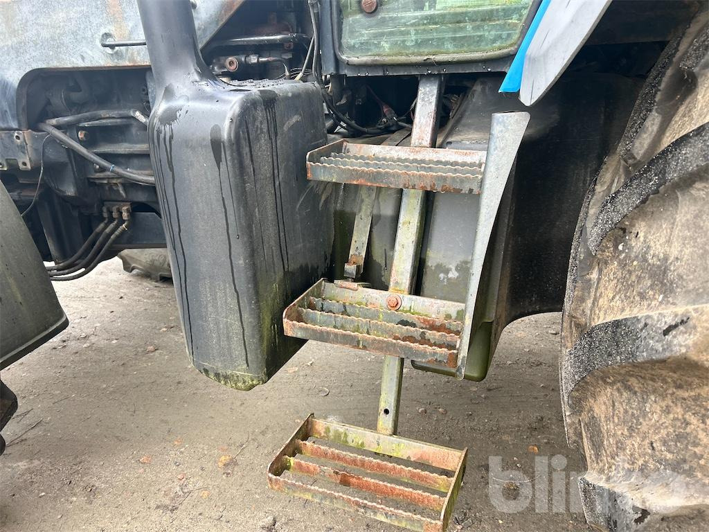 NEW HOLLAND TM190 4WD - Traktor: slika NEW HOLLAND TM190 4WD - Traktor NEW HOLLAND TM190 4WD - Traktor: slika NEW HOLLAND TM190 4WD - Traktor