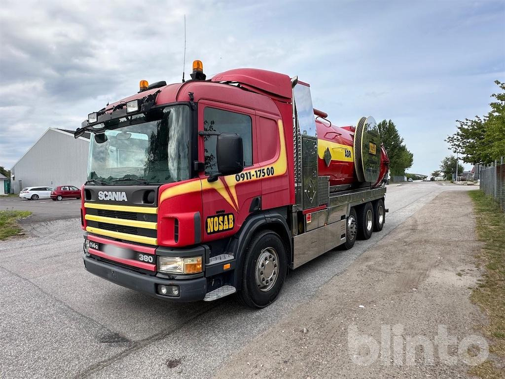 SCANIA P114GB8X2/4NA380 - Kamion cisterna: slika SCANIA P114GB8X2/4NA380 - Kamion cisterna SCANIA P114GB8X2/4NA380 - Kamion cisterna: slika SCANIA P114GB8X2/4NA380 - Kamion cisterna