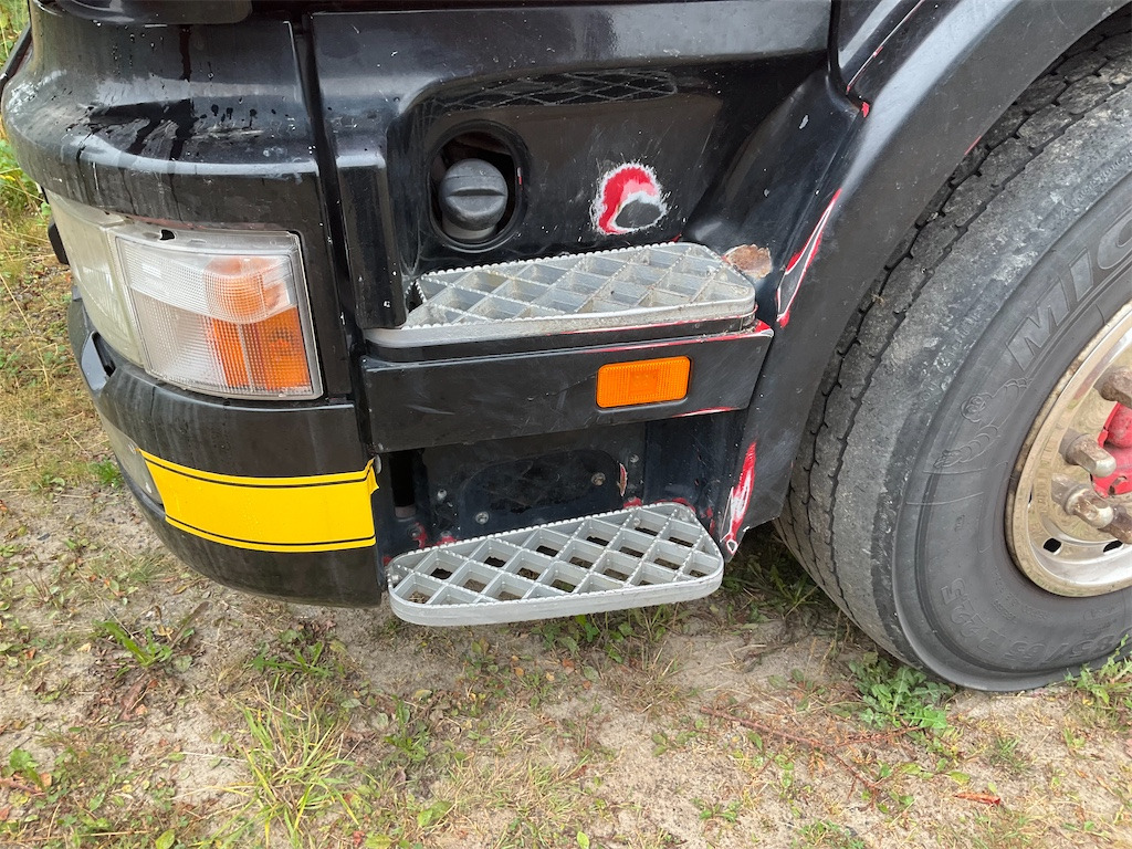Kamion s kukastom dizalicom SCANIA: slika Kamion s kukastom dizalicom SCANIA