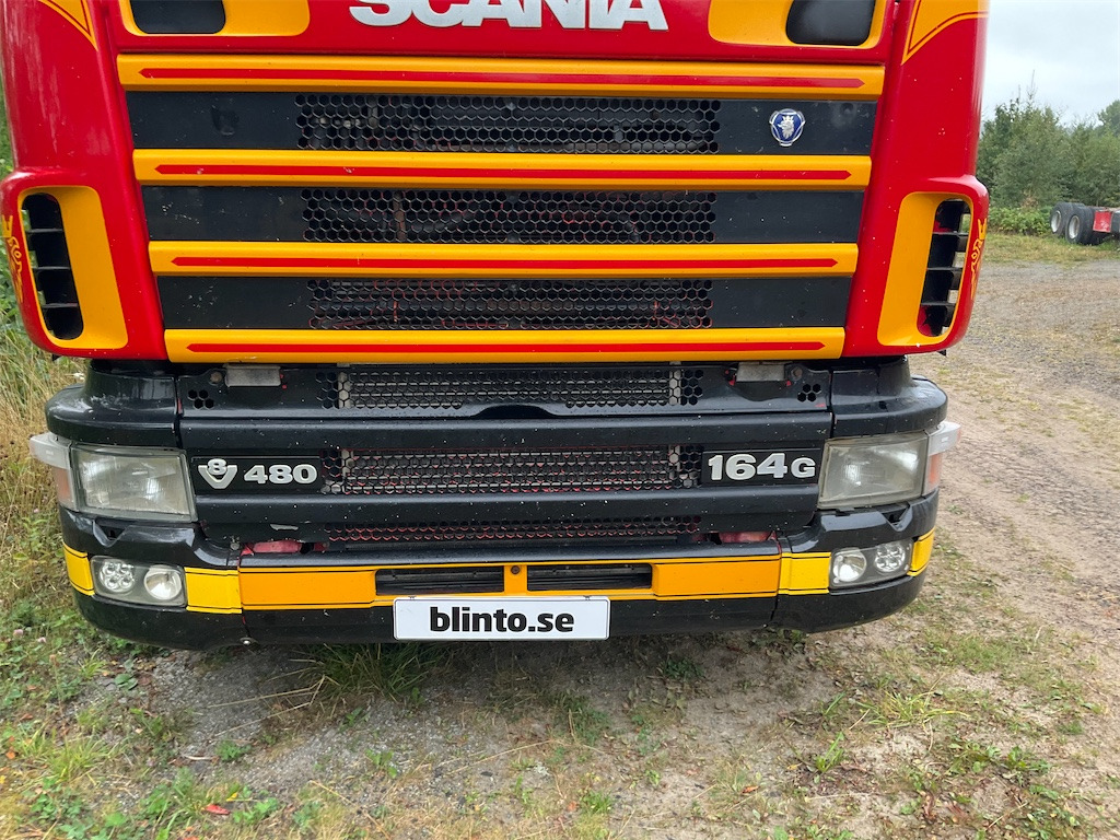 Kamion s kukastom dizalicom SCANIA: slika Kamion s kukastom dizalicom SCANIA
