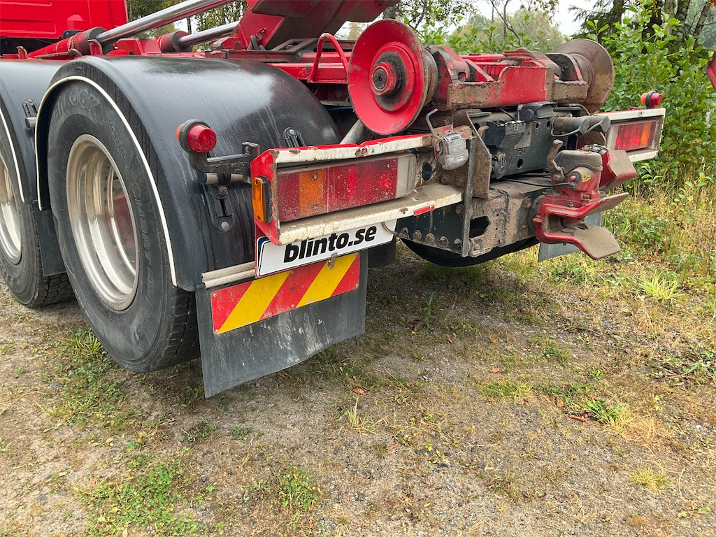 Kamion s kukastom dizalicom SCANIA: slika Kamion s kukastom dizalicom SCANIA