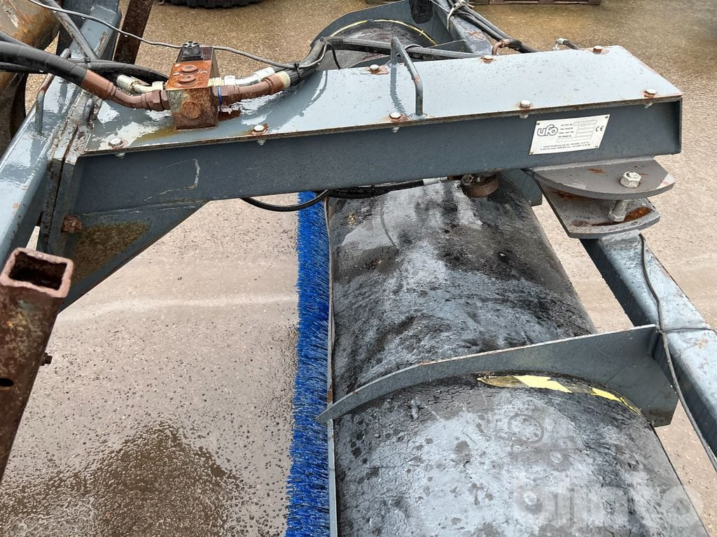 UFO 3,5 Meter - Metla: slika UFO 3,5 Meter - Metla UFO 3,5 Meter - Metla: slika UFO 3,5 Meter - Metla