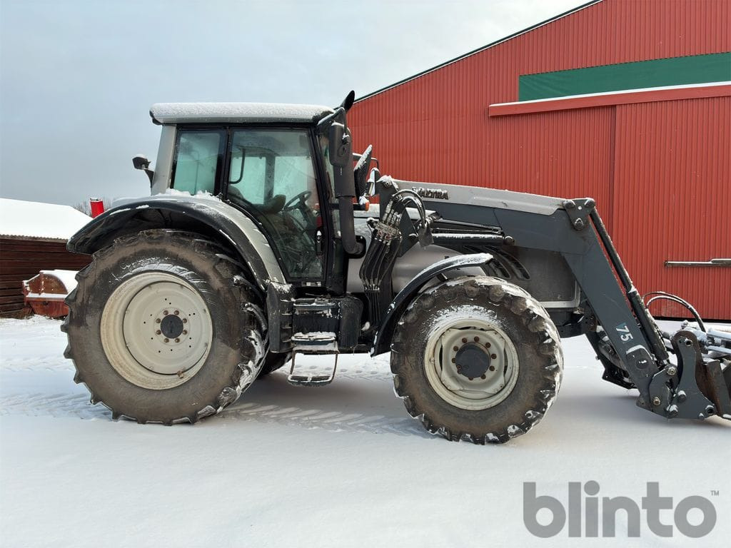 VALTRA T202 med lastare - Traktor: slika VALTRA T202 med lastare - Traktor VALTRA T202 med lastare - Traktor: slika VALTRA T202 med lastare - Traktor