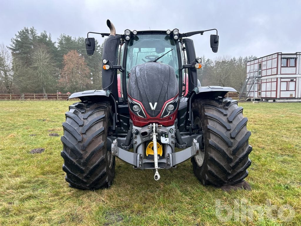 VALTRA T234 Versu - Frontlyft & PTO - Traktor: slika VALTRA T234 Versu - Frontlyft & PTO - Traktor VALTRA T234 Versu - Frontlyft & PTO - Traktor: slika VALTRA T234 Versu - Frontlyft & PTO - Traktor