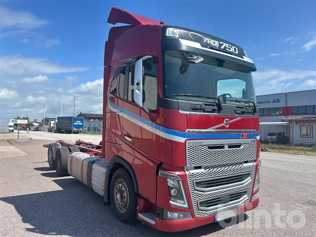 VOLVO FH16 750 - Kamion-šasija: slika VOLVO FH16 750 - Kamion-šasija VOLVO FH16 750 - Kamion-šasija: slika VOLVO FH16 750 - Kamion-šasija