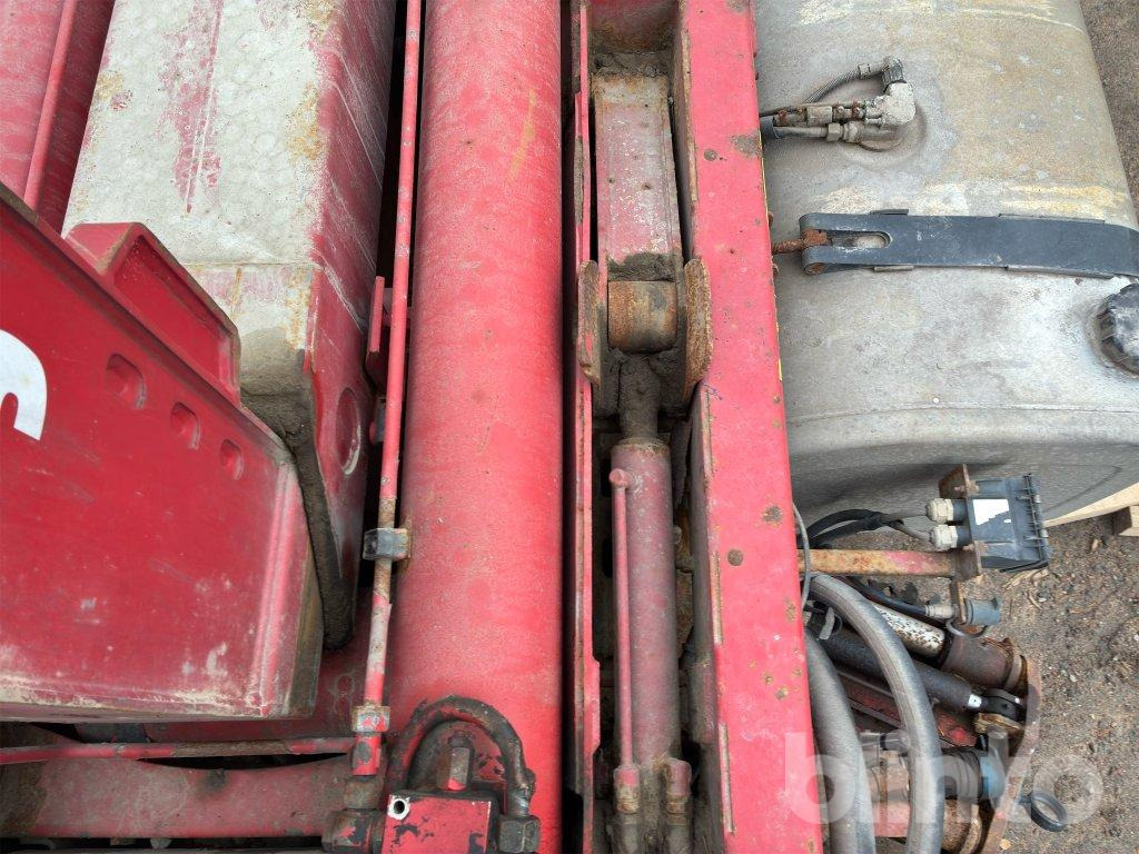 Kamion s kukastom dizalicom VOLVO FM9 6X2 med underbett: slika Kamion s kukastom dizalicom VOLVO FM9 6X2 med underbett