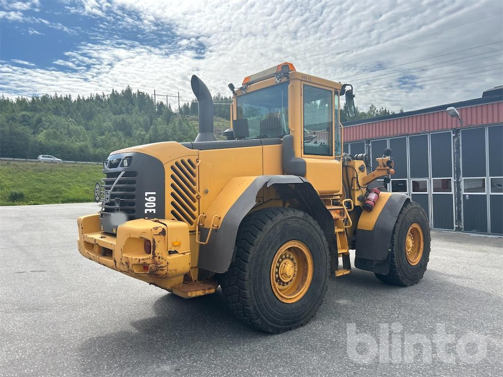 VOLVO L90E - Utovarivač na kotačima: slika VOLVO L90E - Utovarivač na kotačima VOLVO L90E - Utovarivač na kotačima: slika VOLVO L90E - Utovarivač na kotačima