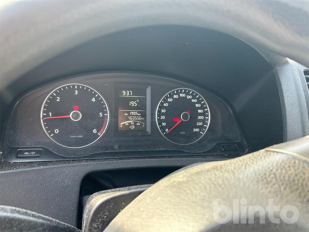 Volkswagen T5 2.0 TDI (2015) - Dostavno vozilo sa zatvorenim sandukom: slika Volkswagen T5 2.0 TDI (2015) - Dostavno vozilo sa zatvorenim sandukom Volkswagen T5 2.0 TDI (2015) - Dostavno vozilo sa zatvorenim sandukom: slika Volkswagen T5 2.0 TDI (2015) - Dostavno vozilo sa zatvorenim sandukom
