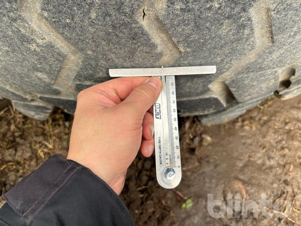 Volvo BM 6300 - Kompletan kotač: slika Volvo BM 6300 - Kompletan kotač Volvo BM 6300 - Kompletan kotač: slika Volvo BM 6300 - Kompletan kotač