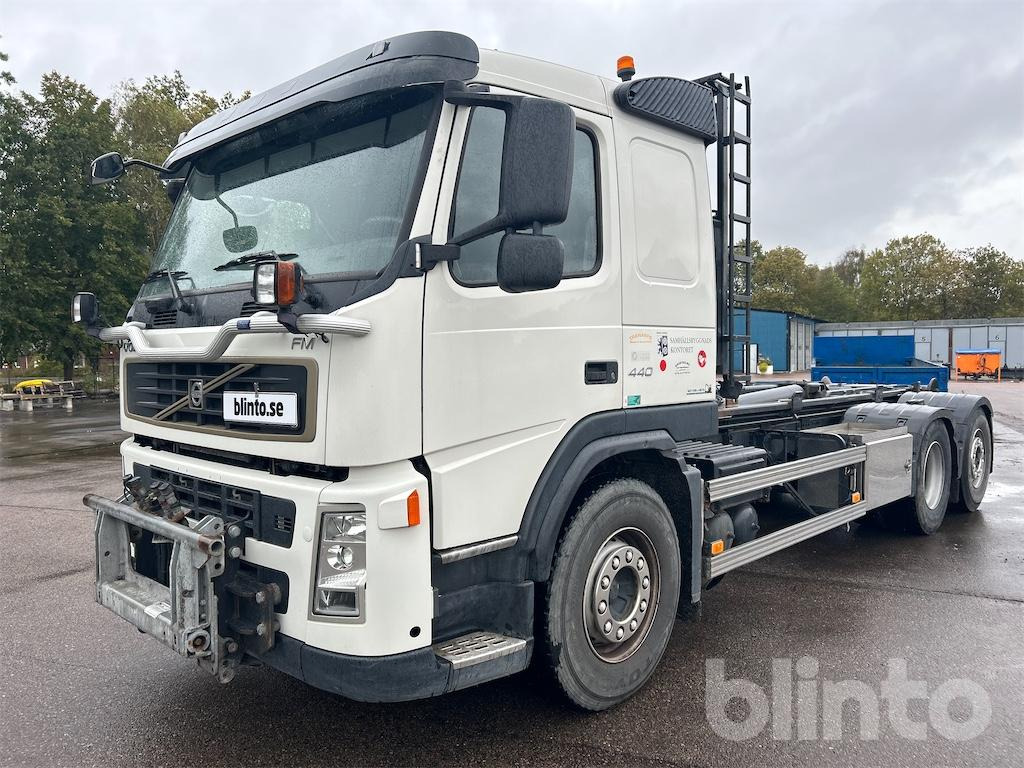 Volvo FM440 6x2 Roadex - Kamion s kukastom dizalicom: slika Volvo FM440 6x2 Roadex - Kamion s kukastom dizalicom Volvo FM440 6x2 Roadex - Kamion s kukastom dizalicom: slika Volvo FM440 6x2 Roadex - Kamion s kukastom dizalicom