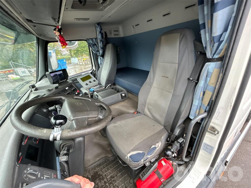 Volvo FM440 6x2 Roadex - Kamion s kukastom dizalicom: slika Volvo FM440 6x2 Roadex - Kamion s kukastom dizalicom Volvo FM440 6x2 Roadex - Kamion s kukastom dizalicom: slika Volvo FM440 6x2 Roadex - Kamion s kukastom dizalicom