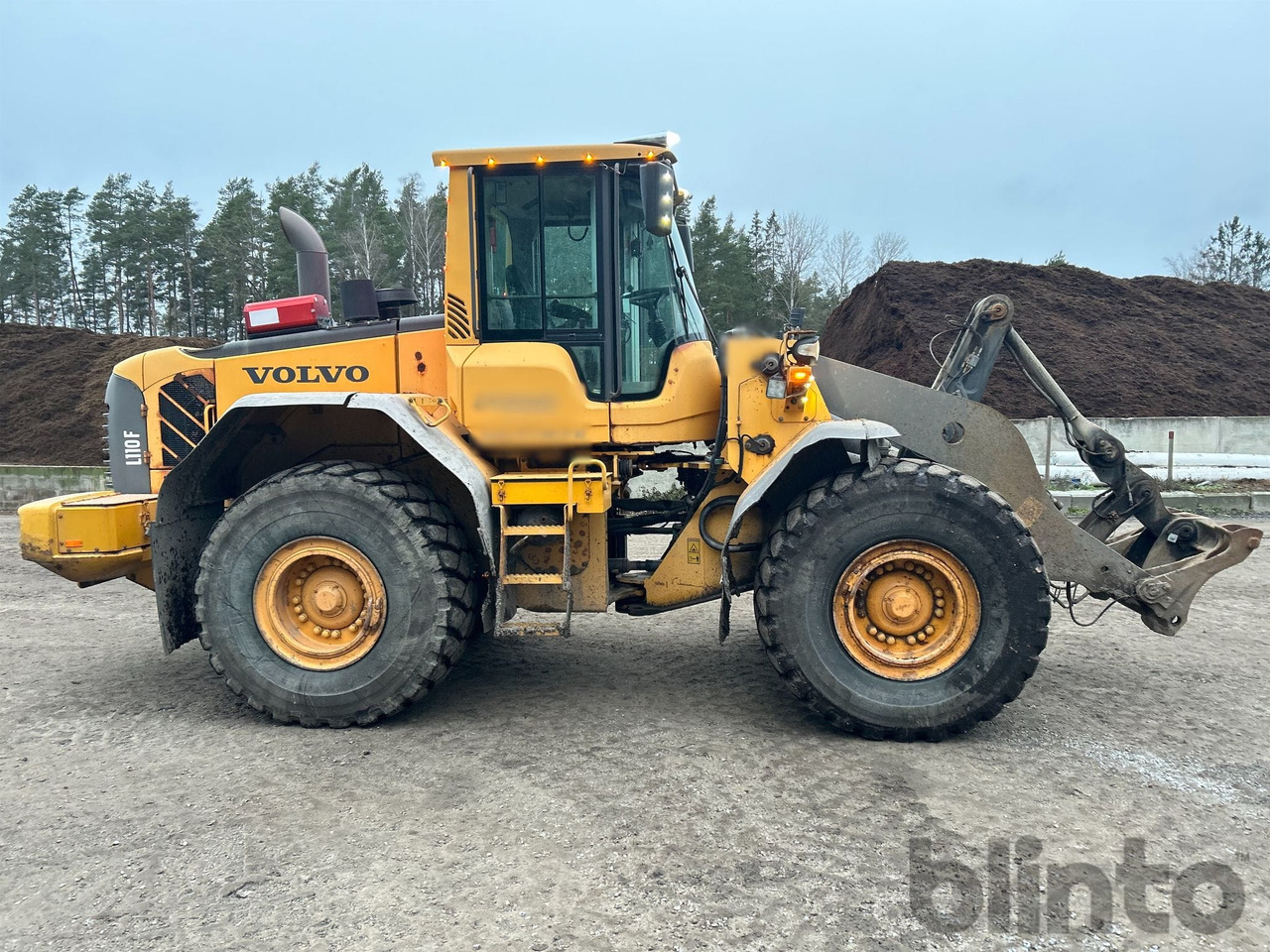 Volvo L110F - Utovarivač na kotačima: slika Volvo L110F - Utovarivač na kotačima Volvo L110F - Utovarivač na kotačima: slika Volvo L110F - Utovarivač na kotačima