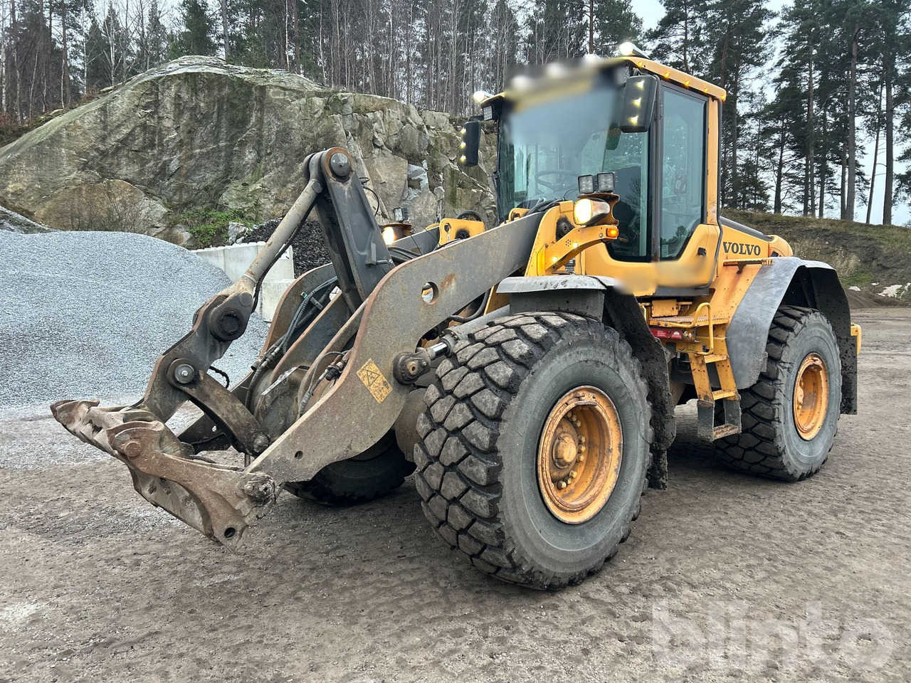 Volvo L110F - Utovarivač na kotačima: slika Volvo L110F - Utovarivač na kotačima Volvo L110F - Utovarivač na kotačima: slika Volvo L110F - Utovarivač na kotačima