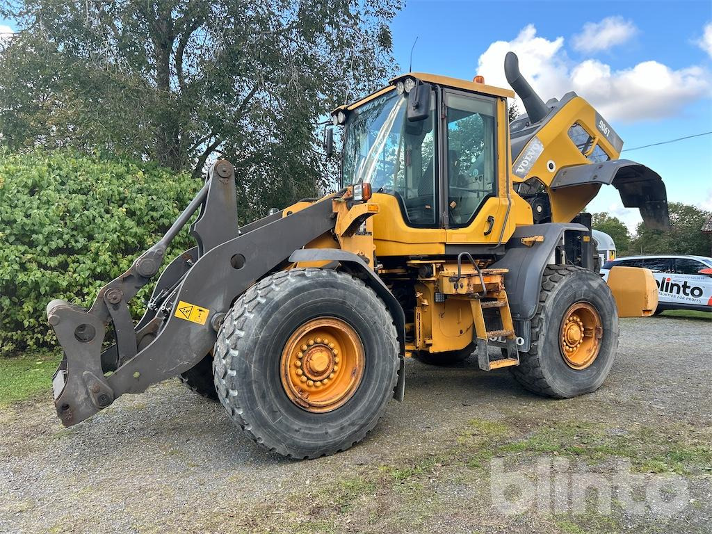 Volvo L90G - Utovarivač na kotačima: slika Volvo L90G - Utovarivač na kotačima Volvo L90G - Utovarivač na kotačima: slika Volvo L90G - Utovarivač na kotačima