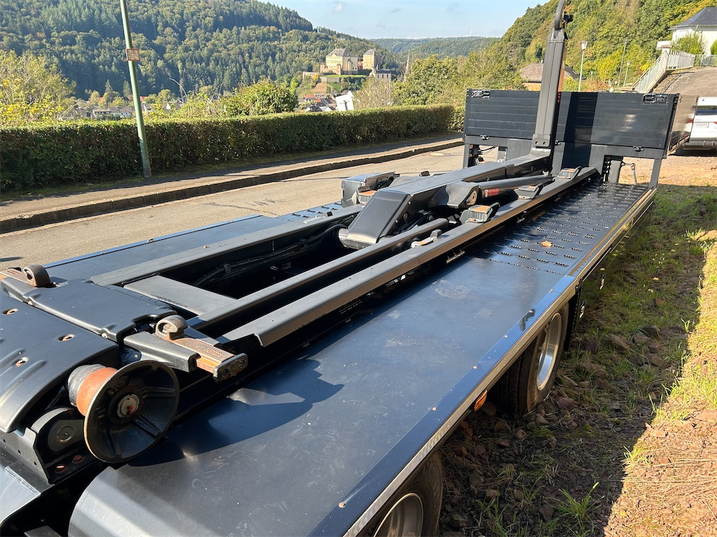 WABCO Trailer EBS-E Absetzvorrichtung mit Hakengerät, HIAB Multilift - Transporter kontejnera/ Poluprikolica s izmjenjivim sanducima: slika WABCO Trailer EBS-E Absetzvorrichtung mit Hakengerät, HIAB Multilift - Transporter kontejnera/ Poluprikolica s izmjenjivim sanducima WABCO Trailer EBS-E Absetzvorrichtung mit Hakengerät, HIAB Multilift - Transporter kontejnera/ Poluprikolica s izmjenjivim sanducima: slika WABCO Trailer EBS-E Absetzvorrichtung mit Hakengerät, HIAB Multilift - Transporter kontejnera/ Poluprikolica s izmjenjivim sanducima