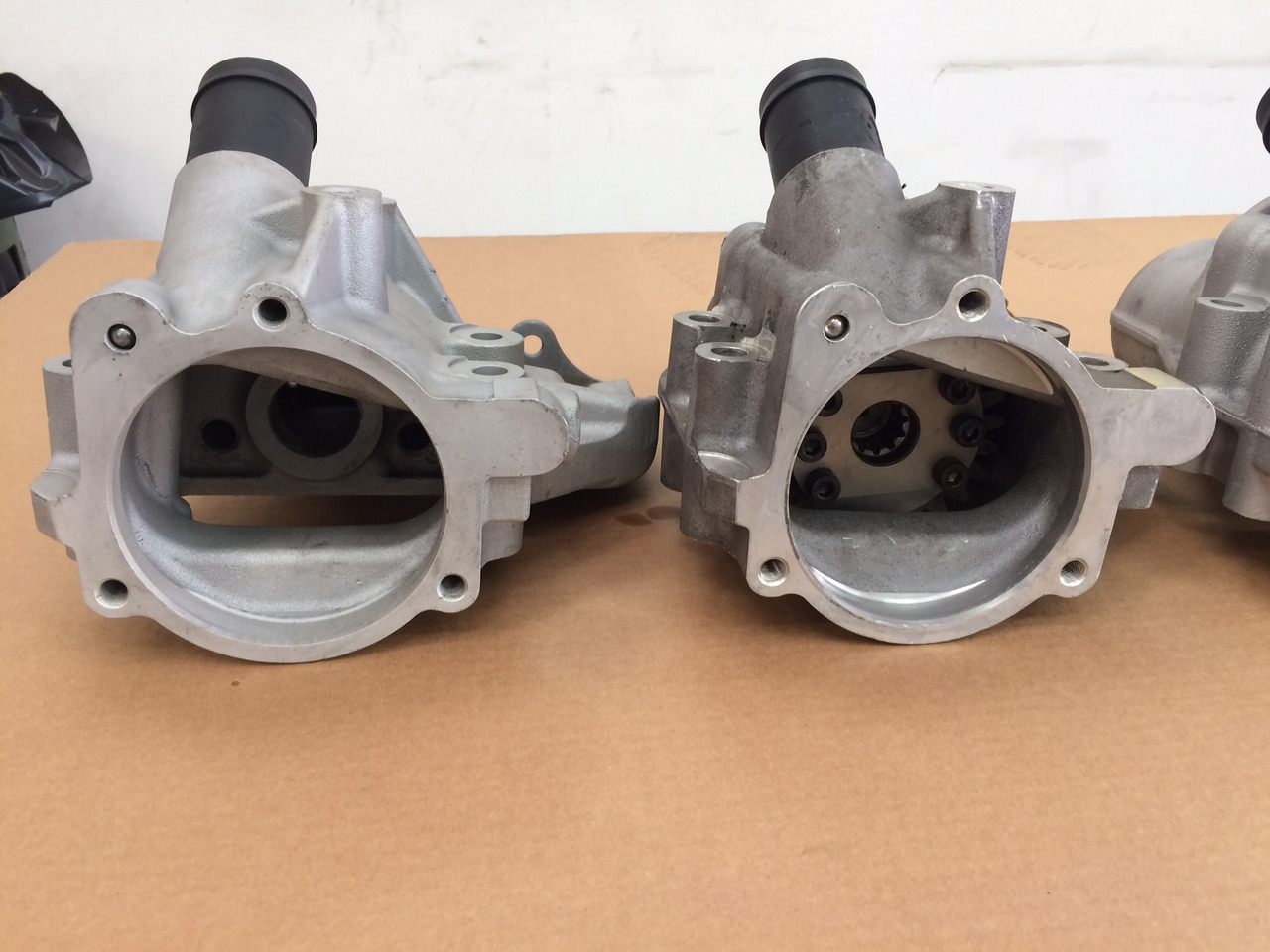 CARCASSA RIDUTTORE PER POMPA CARBURANTE ALTA PRESSIONE - MOTORI MAN D2066 / D2676 - Pumpa goriva za Kamion: slika CARCASSA RIDUTTORE PER POMPA CARBURANTE ALTA PRESSIONE - MOTORI MAN D2066 / D2676 - Pumpa goriva za Kamion CARCASSA RIDUTTORE PER POMPA CARBURANTE ALTA PRESSIONE - MOTORI MAN D2066 / D2676 - Pumpa goriva za Kamion: slika CARCASSA RIDUTTORE PER POMPA CARBURANTE ALTA PRESSIONE - MOTORI MAN D2066 / D2676 - Pumpa goriva za Kamion