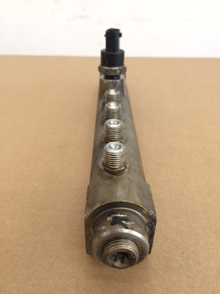 TUBO PRESSIONE COMMON RAIL MAN 51103116062 - Sustav goriva: slika TUBO PRESSIONE COMMON RAIL MAN 51103116062 - Sustav goriva TUBO PRESSIONE COMMON RAIL MAN 51103116062 - Sustav goriva: slika TUBO PRESSIONE COMMON RAIL MAN 51103116062 - Sustav goriva