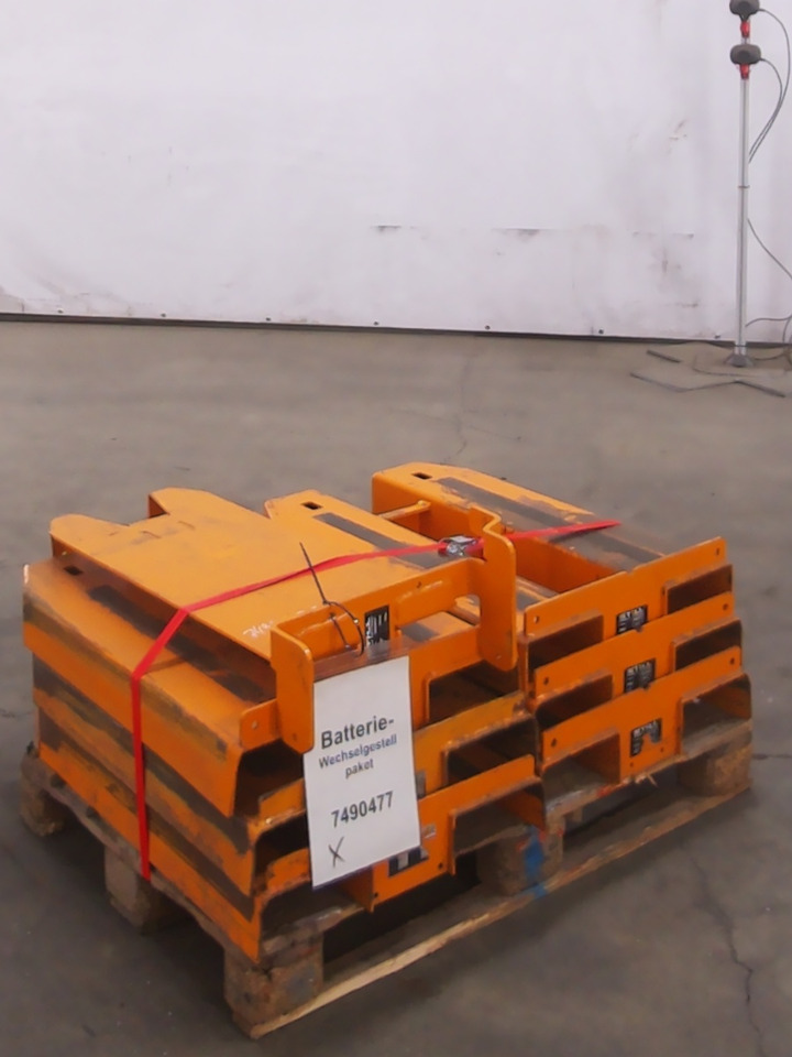Weitere 3XBATTERIEWECHSEL - Građevinski strojevi: slika Weitere 3XBATTERIEWECHSEL - Građevinski strojevi Weitere 3XBATTERIEWECHSEL - Građevinski strojevi: slika Weitere 3XBATTERIEWECHSEL - Građevinski strojevi