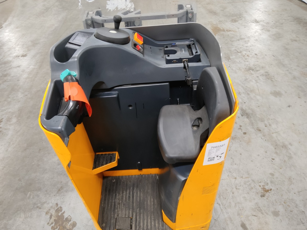 Jungheinrich ESD120/1180MM - Slagač stoga: slika Jungheinrich ESD120/1180MM - Slagač stoga Jungheinrich ESD120/1180MM - Slagač stoga: slika Jungheinrich ESD120/1180MM - Slagač stoga