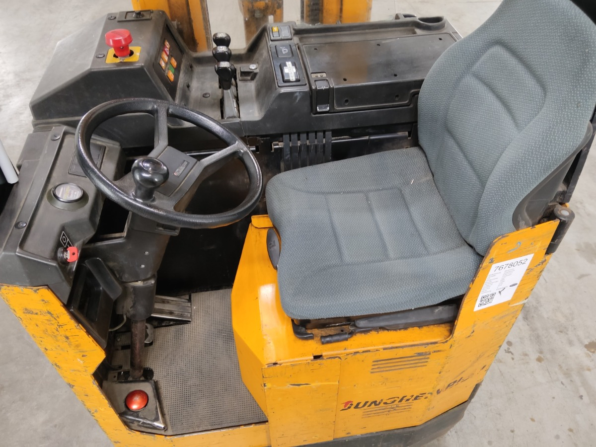 Jungheinrich ETMA13,5 - Regalni viličar: slika Jungheinrich ETMA13,5 - Regalni viličar Jungheinrich ETMA13,5 - Regalni viličar: slika Jungheinrich ETMA13,5 - Regalni viličar