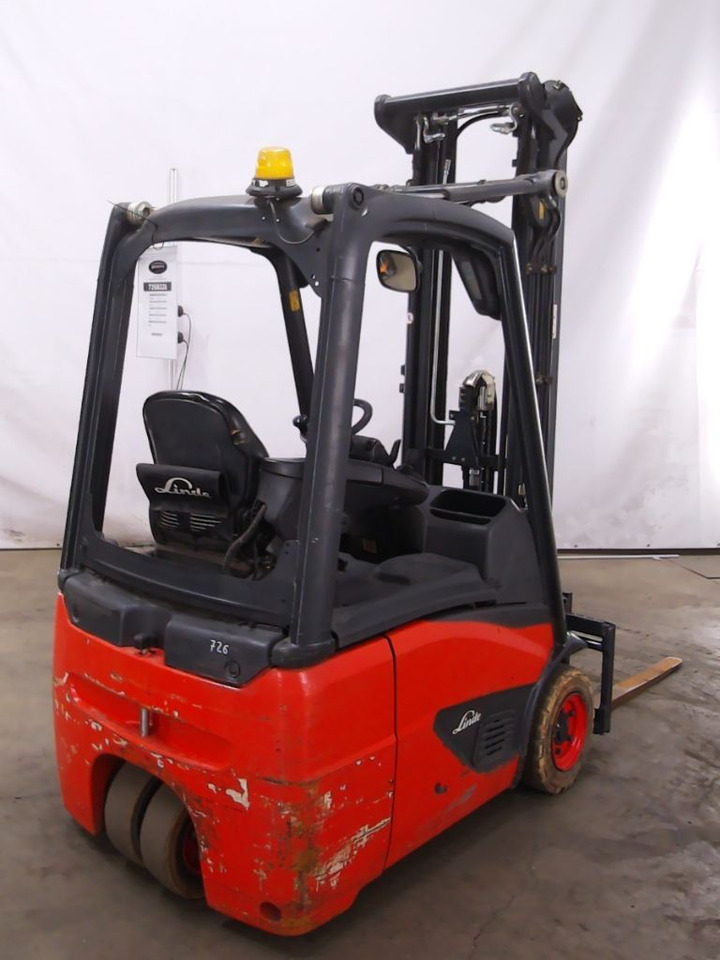 Linde E15 - Električni viličar: slika Linde E15 - Električni viličar Linde E15 - Električni viličar: slika Linde E15 - Električni viličar