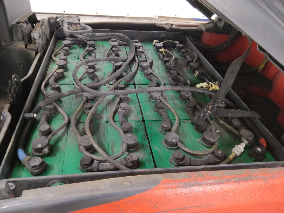 Linde E16-02 - Električni viličar: slika Linde E16-02 - Električni viličar Linde E16-02 - Električni viličar: slika Linde E16-02 - Električni viličar