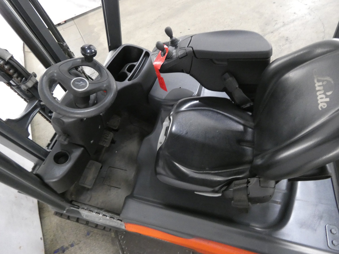 Linde E16 - Električni viličar: slika Linde E16 - Električni viličar Linde E16 - Električni viličar: slika Linde E16 - Električni viličar