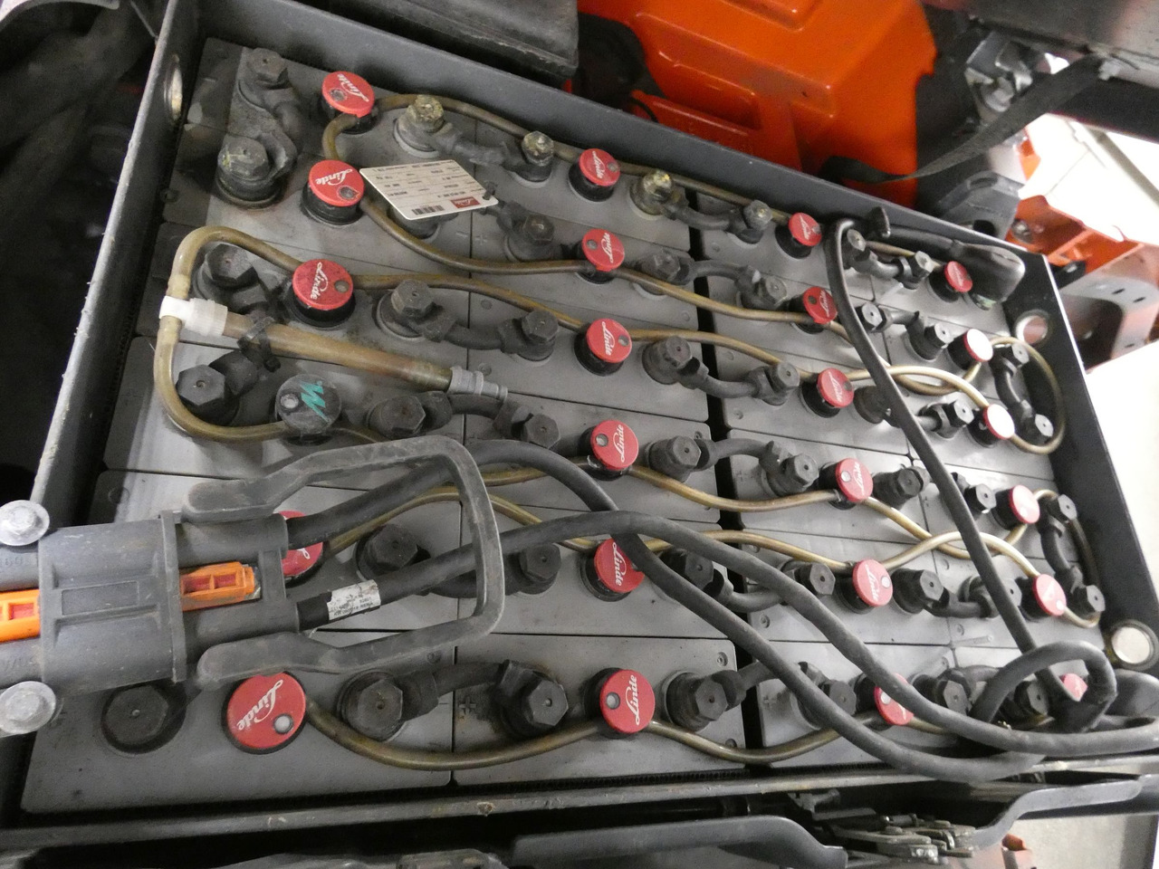 Linde E16C - Električni viličar: slika Linde E16C - Električni viličar Linde E16C - Električni viličar: slika Linde E16C - Električni viličar