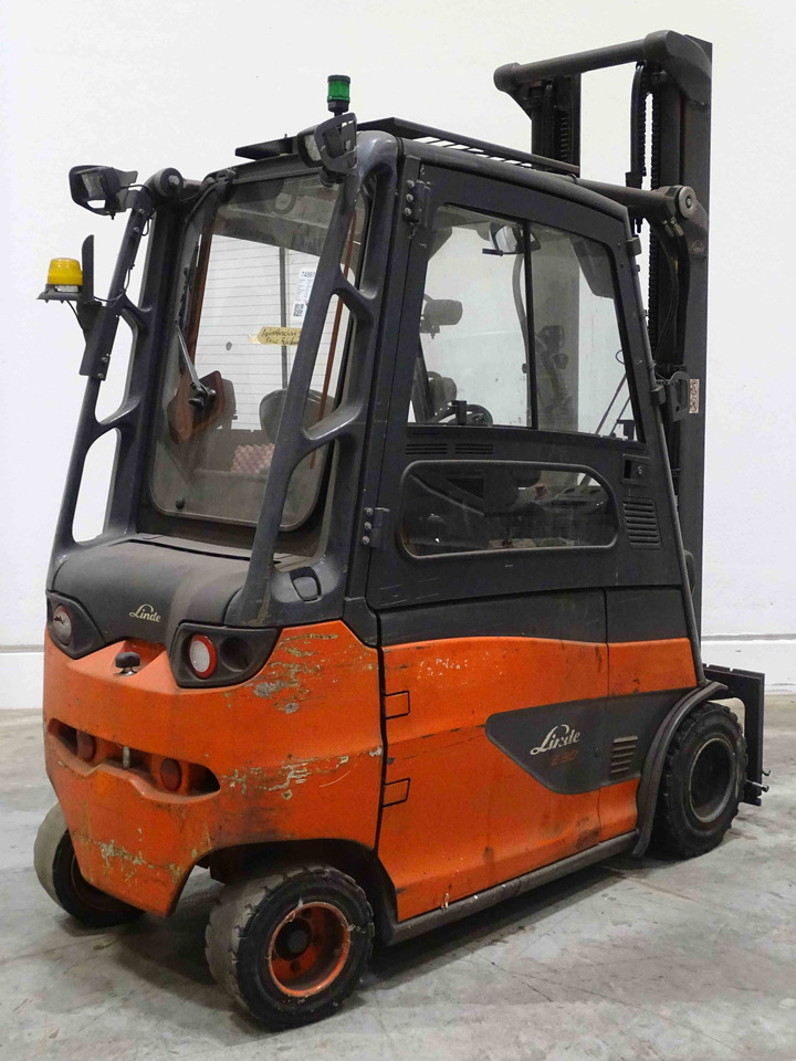 Linde E30HL-01/600 - Električni viličar: slika Linde E30HL-01/600 - Električni viličar Linde E30HL-01/600 - Električni viličar: slika Linde E30HL-01/600 - Električni viličar