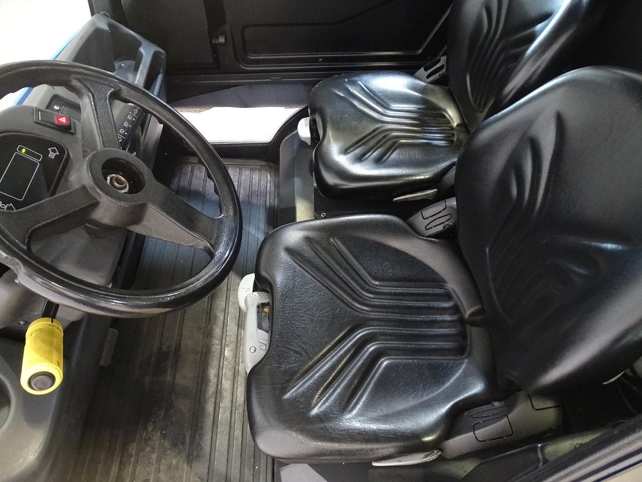 Linde P250 - Vučni traktor: slika Linde P250 - Vučni traktor Linde P250 - Vučni traktor: slika Linde P250 - Vučni traktor