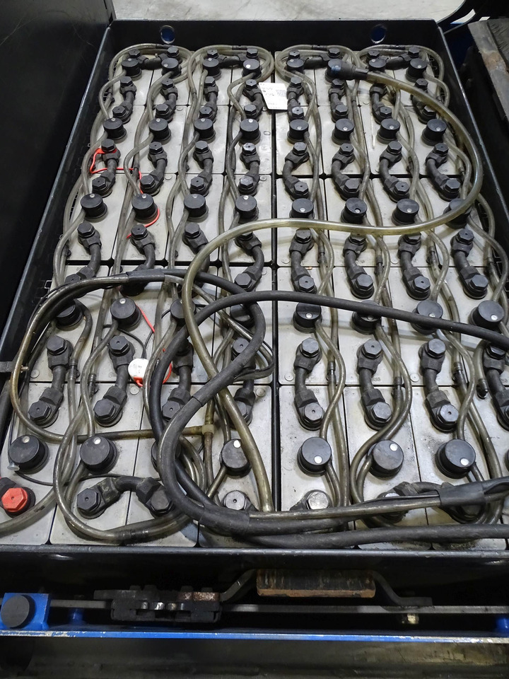 Linde P250 - Vučni traktor: slika Linde P250 - Vučni traktor Linde P250 - Vučni traktor: slika Linde P250 - Vučni traktor