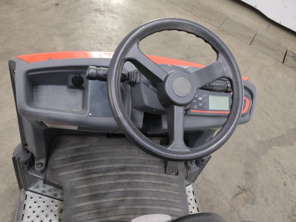 Linde P60 - Vučni traktor: slika Linde P60 - Vučni traktor Linde P60 - Vučni traktor: slika Linde P60 - Vučni traktor