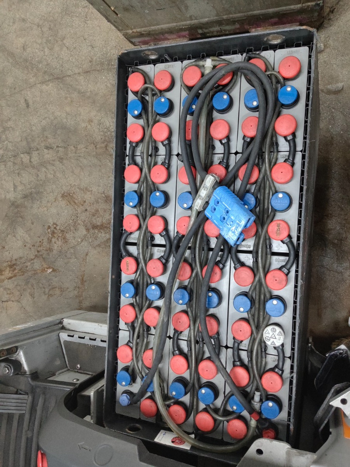 Still LTX70 - Vučni traktor: slika Still LTX70 - Vučni traktor Still LTX70 - Vučni traktor: slika Still LTX70 - Vučni traktor